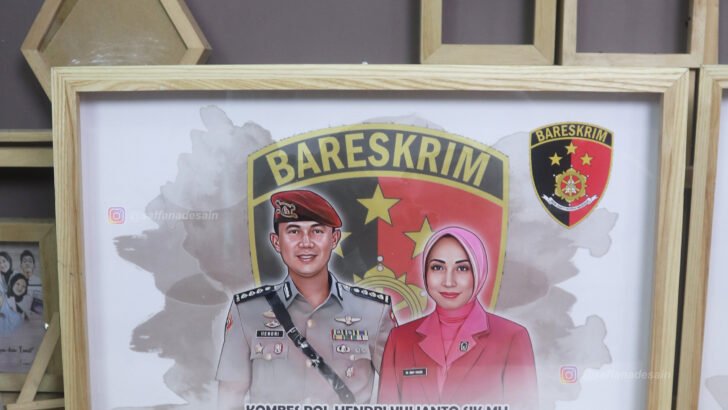 Kombes Pol / Polisi